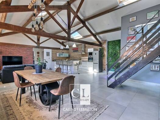 Loft à vendre 420 000 € 5 pièces 1 chambre 174 m² Étage 2/2 La Valbarelle Marseille 11ème 13011