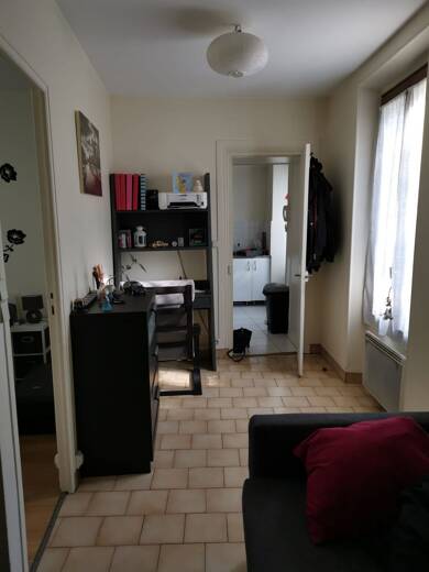 Appartement à louer 629 € 2 pièces 1 chambre 33 m² Dernier étage, Étage 1/1 Centre Lisses 91090