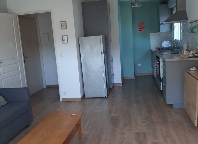 Appartement à louer 739 € 2 pièces 1<br/>chambre 45 m²<br/>superficie Ares 33740