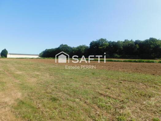 Terrain constructible à vendre 96 800 € 1 557 m² de terrain Trizay 17250
