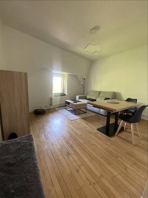 Appartement à louer 750 € 3 pièces 2 chambres 55 m² Dernier étage, Étage 3/3 Saurupt-Clémenceau Nancy 54000