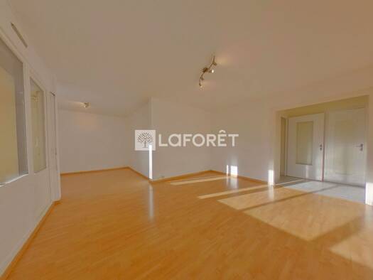 Appartement à vendre 140 000 € 4 pièces 2 chambres 76 m² Étage 2/8 Baudières Bourg-en-Bresse 01000