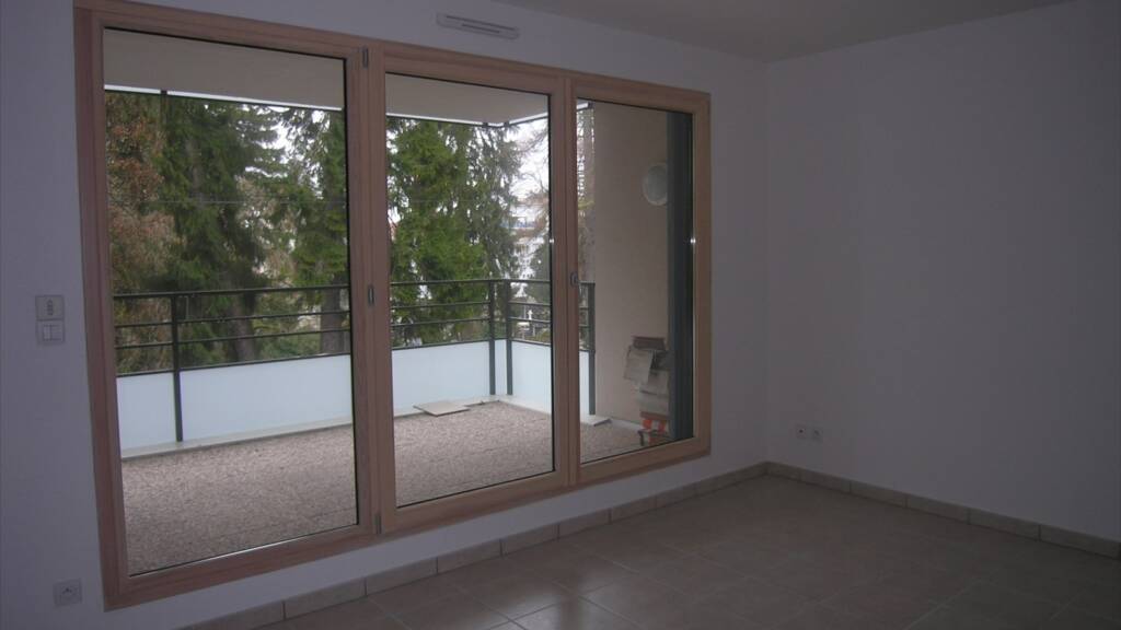 Appartement à louer 725 € 2 pièces 1 chambre 47,3 m² Étage 1/1 Chaprais - Cras Besancon 25000