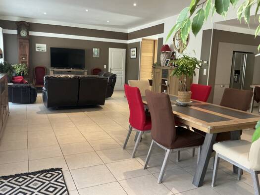 Villa à vendre 644 000 € 6 pièces 4 chambres 196 m² 3 500 m² de terrain Fonneuve Montauban 82000