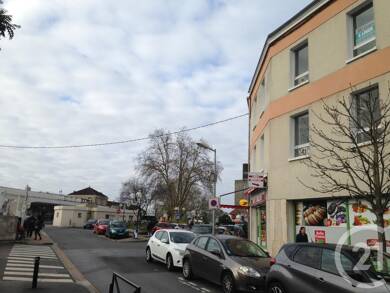 Garage/Stationnement à louer 90 € 10 m² Melun 77000