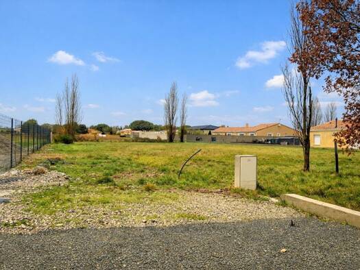 Terrain constructible viabilisé à vendre 65 000 € 1 116 m² de terrain Sainte-Eulalie 11170