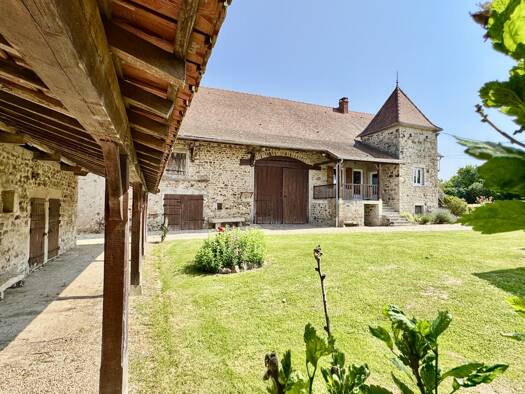 Villa à vendre 475 000 € 5 pièces 3 chambres 110 m² 50 000 m² de terrain Charolles 71120