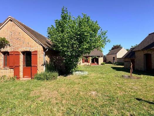 Maison à vendre 442 680 € 11 pièces 8 chambres 240 m² 3 042 m² de terrain Marcilly-en-Gault 41210