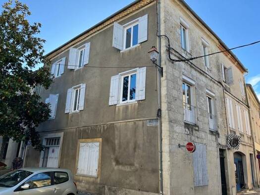 Immeuble à vendre 155 875 € 190 m² Nord Condom 32100