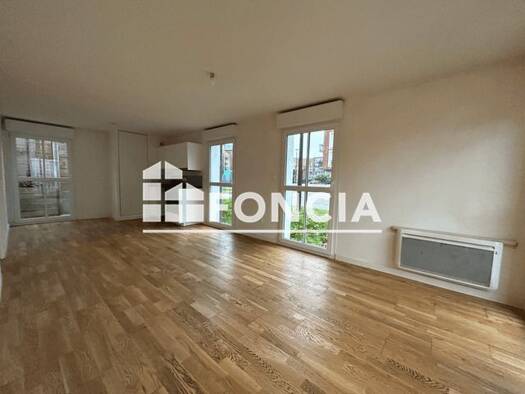 Appartement à louer 690 € 3 pièces 2 chambres 59,7 m² RDC/5 Est Lens 62300