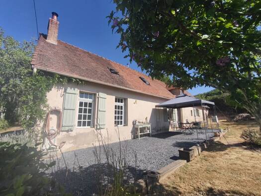 Maison à vendre 135 000 € 6 pièces 4 chambres 130 m² 1 634 m² de terrain Mont 71140