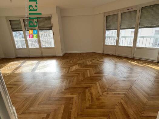 Appartement à louer 1 221 € 3 pièces 2 chambres 79,9 m² Étage 5/7 Guillotière Lyon 7ème arrondissement 69007