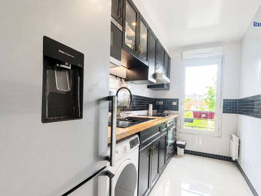 Appartement à vendre 255 000 € 5 pièces 4 chambres 59,03 m² Étage 2/4 Parcexpo Le Bourget 93350