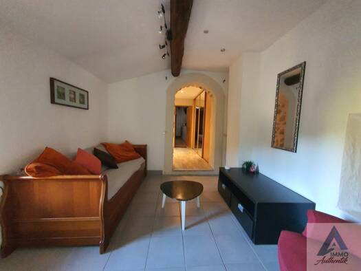 Appartement à louer 1 100 € 3 pièces 2 chambres 63 m² Étage 1/1 Rousset 13790