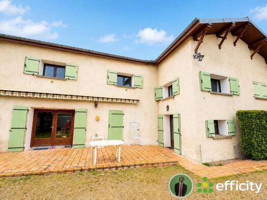 Maison de ville à vendre 460 100 € 6 pièces 4 chambres 258 m² 834 m² de terrain Corcelles-en-Beaujolais 69220