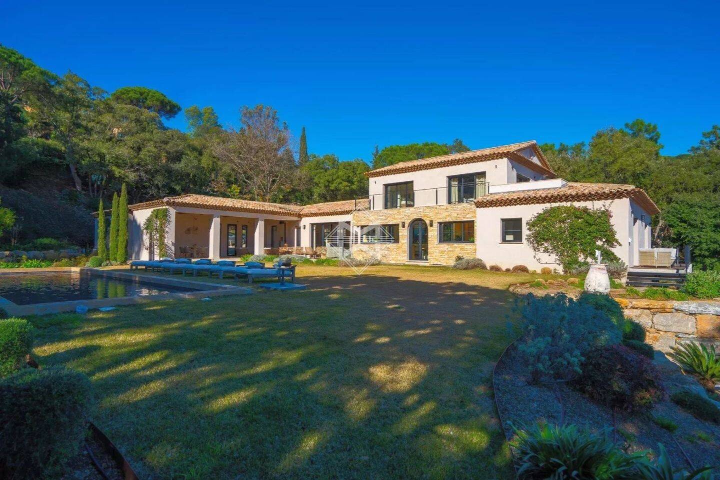 Maison à vendre, 352m², LA CROIX VALMER