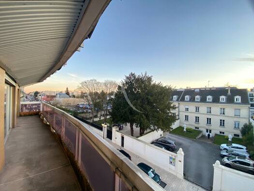 Appartement à louer 1 295 € 4 pièces 2 chambres 85 m² 3ème étage Sainte Thérèse-Bons Enfants-Gare Montgeron 91230