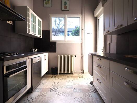 Maison à louer 800 € 7 pièces 5 chambres 185 m² disponible dès maintenant Marmande 47200