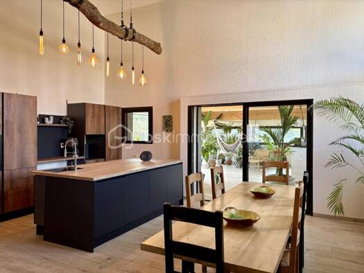 Villa à vendre 990 000 € 12 pièces 5 chambres 350 m² 1 171 m² de terrain Saint-Jean-Pla-de-Corts 66490