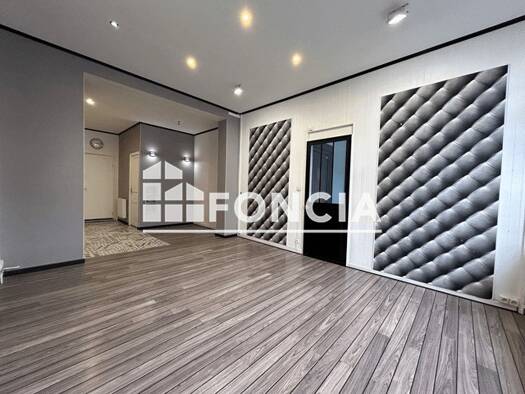 Local commercial à louer 820 € 49 m² de surface de vente Est Lens 62300