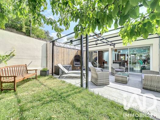 Maison à vendre 650 000 € 7 pièces 4 chambres 190 m² 540 m² de terrain Le Pré Gentil Rosny-sous-Bois 93110