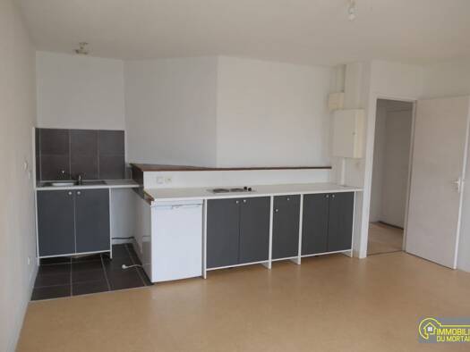 Appartement à louer 390 € 4 pièces 3 chambres 68,1 m² 1er étage Saint-Georges-de-Rouelley 50720