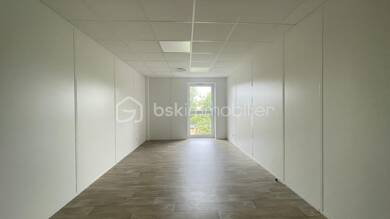 Local commercial à louer 444 € 19 m² de surface de vente Sillingy 74330