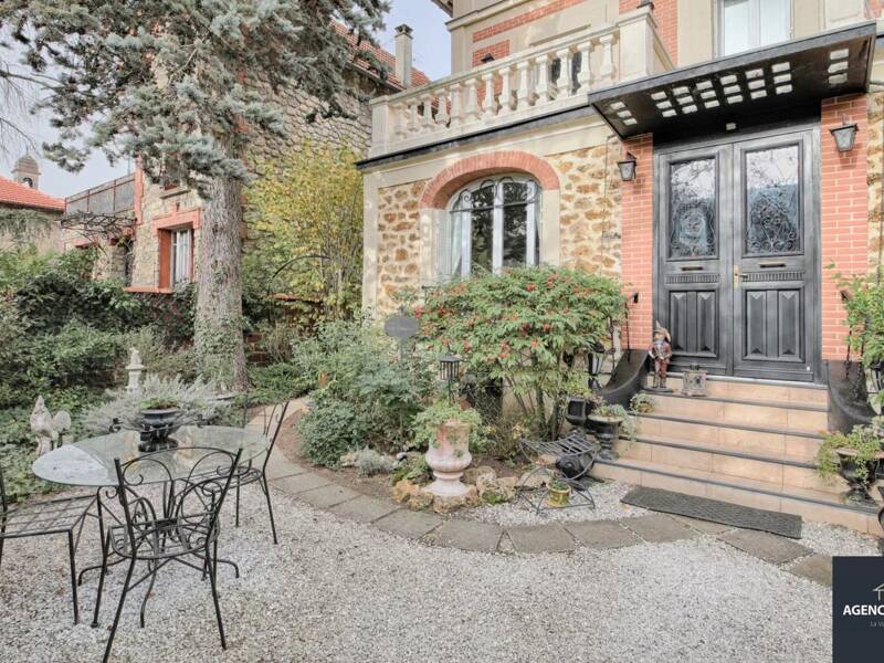 Maison à vendre, 185m², SAINT MAUR DES FOSSES