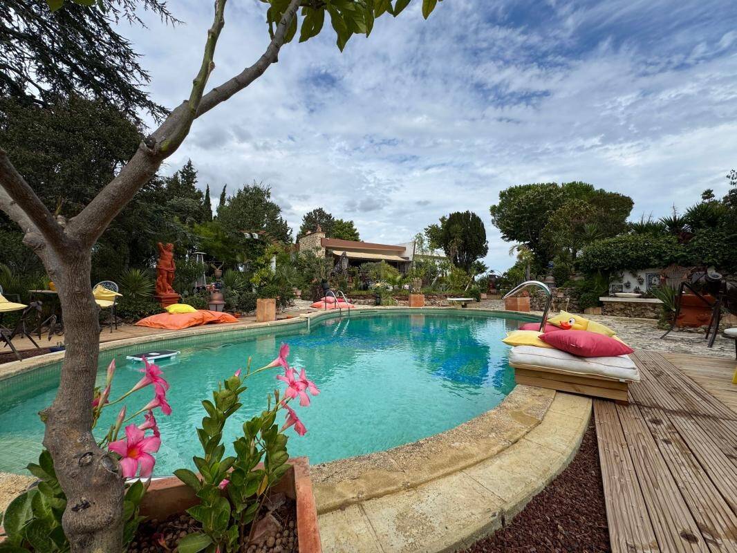 Maison à vendre, 374m², BEZIERS