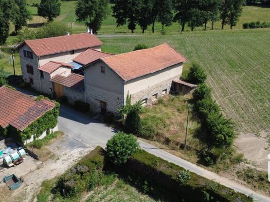 Maison à vendre 109 000 € 5 pièces 4 chambres 200 m² 1 000 m² de terrain La Gimond 42140