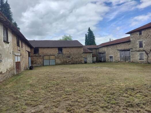 Maison à vendre 229 000 € 8 pièces 4 chambres 113 m² 2 295 m² de terrain La Geneytouse 87400