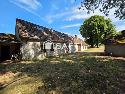 Maison à vendre 273 000 € 6 pièces 4 chambres 140 m² 12 000 m² de terrain Souvigny 03210