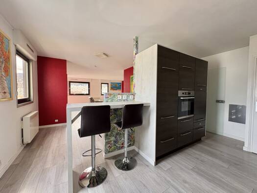 Appartement à vendre 229 000 € 6 pièces 4 chambres 155,7 m² Étage 8/8 Bellevue-Solaure Saint-Étienne 42100