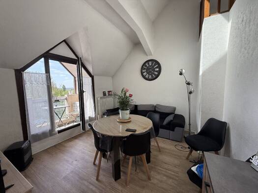 Duplex à vendre 262 500 € 3 pièces 2 chambres 66 m² 3ème étage Saint-Thibault-des-Vignes 77400
