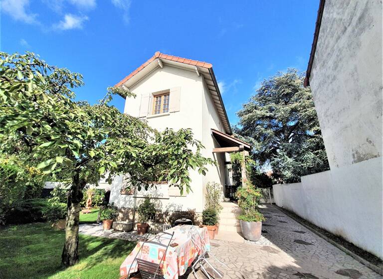 Maison à vendre 395 000 € 4 pièces 2<br/>chambres 64 m²<br/>superficie 350 m²<br/>terrain Blanches-Pierrats-Tonkin Houilles 78800