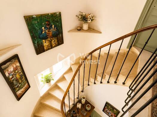 Maison à vendre 1 383 200 € 8 pièces 5 chambres 243 m² 7 046 m² de terrain - 99000