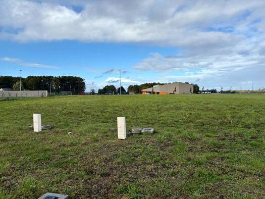 Terrain constructible viabilisé à vendre 81 440 € 637 m² de terrain Neuillé-Pont-Pierre 37360