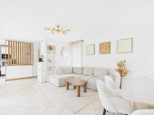 Triplex à vendre 496 000 € 8 pièces 6 chambres 168 m² Sud Est Saint-Apollinaire 21850