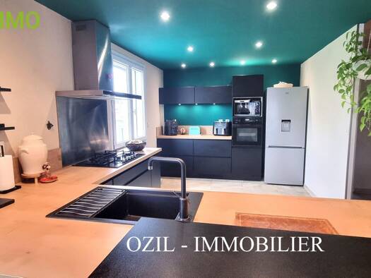 Maison de ville à vendre 269 000 € 6 pièces 4 chambres 130 m² 453 m² de terrain Prairie-Promelles-Faubourg du Soleil Ales 30100