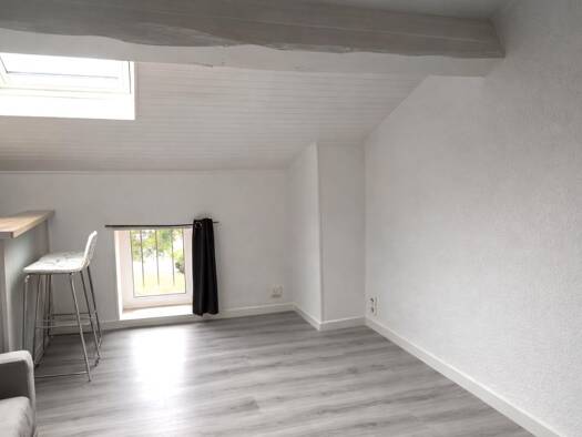 Appartement à louer 410 € 1 pièce 24 m² 2ème étage Ouest et Sud Gond-Pontouvre 16160