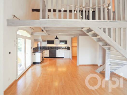 Appartement à louer 855 € 3 pièces 2 chambres 83,2 m² 1 étages Richerenches 84600