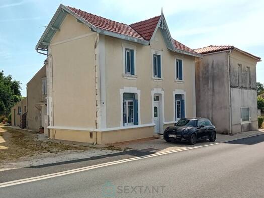 Maison à vendre 194 000 € 6 pièces 3 chambres 112 m² 1 420 m² de terrain Lorignac 17240