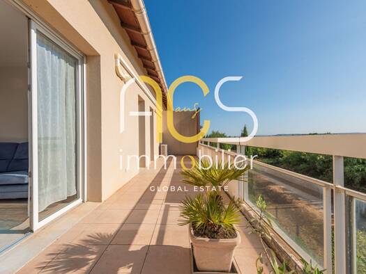 Appartement à vendre 232 000 € 3 pièces 2 chambres 56 m² Étage 2/2 Plaine Est Châteauneuf-les-Martigues 13220