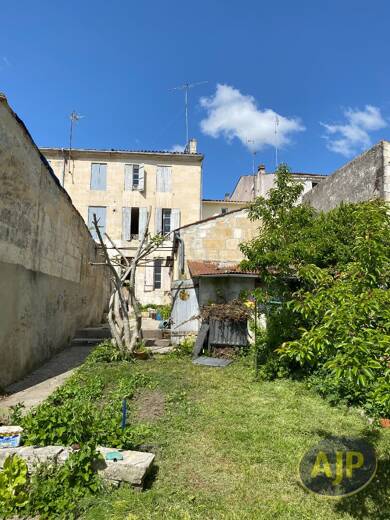 Maison à vendre 159 900 € 5 pièces 4 chambres 173 m² 268 m² de terrain Pons 17800
