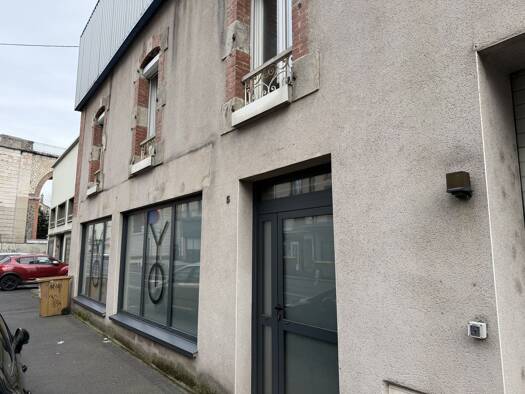 Appartement à vendre 108 000 € 6 pièces 141,78 m² RDC Aurillac 15000