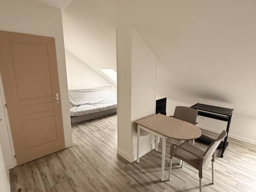 Appartement à louer - logement étudiant 255 € 1 pièce 18 m² RDC Montlucon 03100