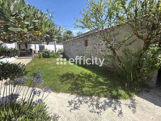 Maison à vendre 459 800 € 6 pièces 3 chambres 266 m² 1 321 m² de terrain Sainte-Flaive-des-Loups 85150