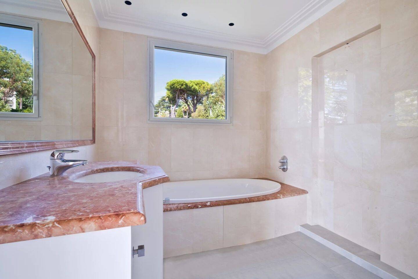 Maison à louer, 126m², CANNES
