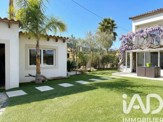 Appartement à vendre 369 000 € 3 pièces 2 chambres 83 m² RDC/1 L'Enclos Solliès-Pont 83210