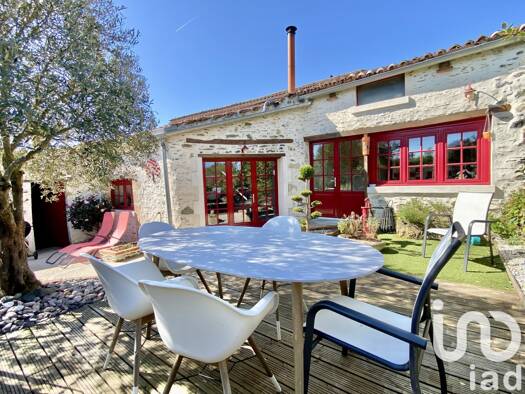 Maison à vendre 320 000 € 6 pièces 4 chambres 185 m² 269 m² de terrain Vouvant 85120